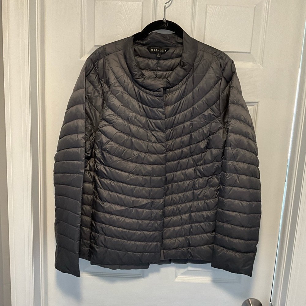 ATHLETA Downkind Silver Bells Snap Front Lightweight Quilted Puffer Jacket - Picture 6 of 7